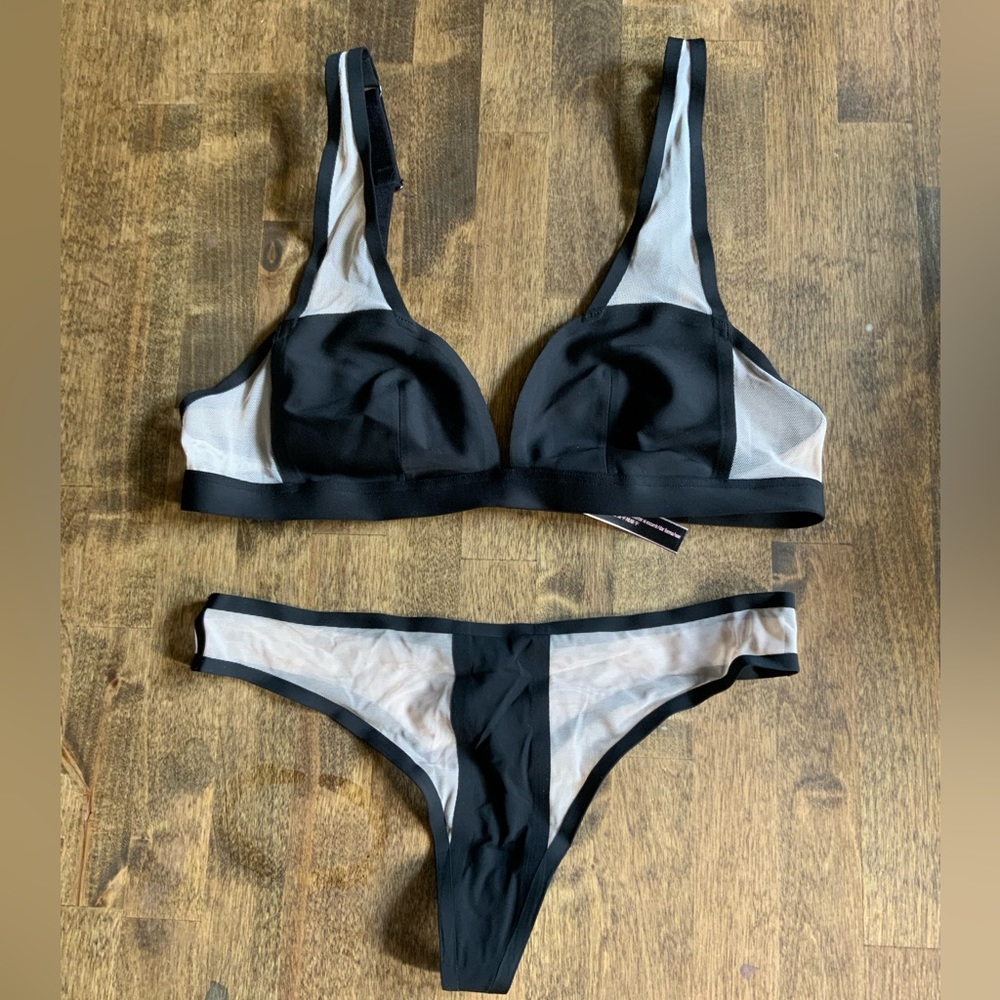 BNWT Victorias Secret Very Sexy Bralette And Thong Set Size Small And XS